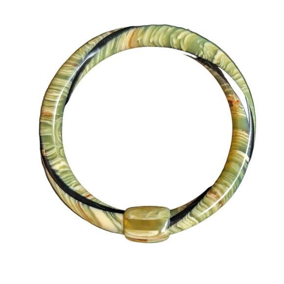 Vintage Lea Stein Celluloid Bangle Bracelet - Picture 3 of 3